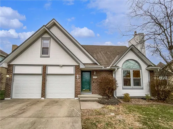 4705 NW Creek Side Ln, Blue Springs, MO 64015