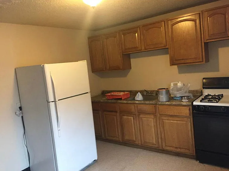 30 Auburn St — Photo 11