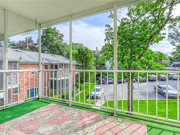 2nd image of 110 Yorkshire Dr