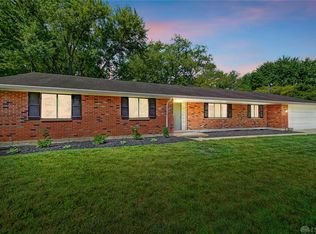 9077 Woodstream Ln, Dayton, OH 45458