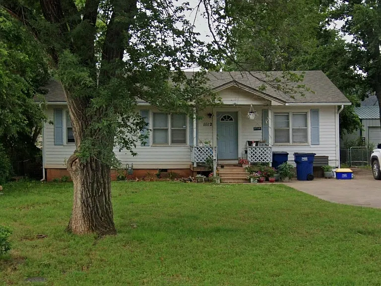 1112 S Adams St — Photo 1