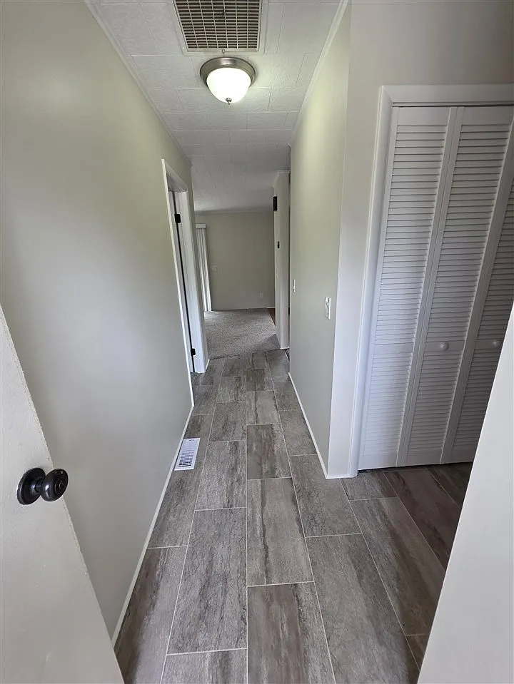 1 bed, 1.0 bath, 725 sqft, $1,200 — Photo 2
