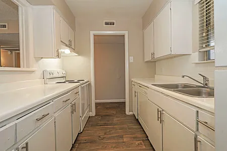 1231 Cavender Dr #104 — Photo 6