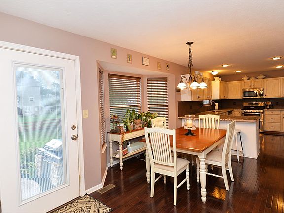 4th image of 2688 Hilltop Ct