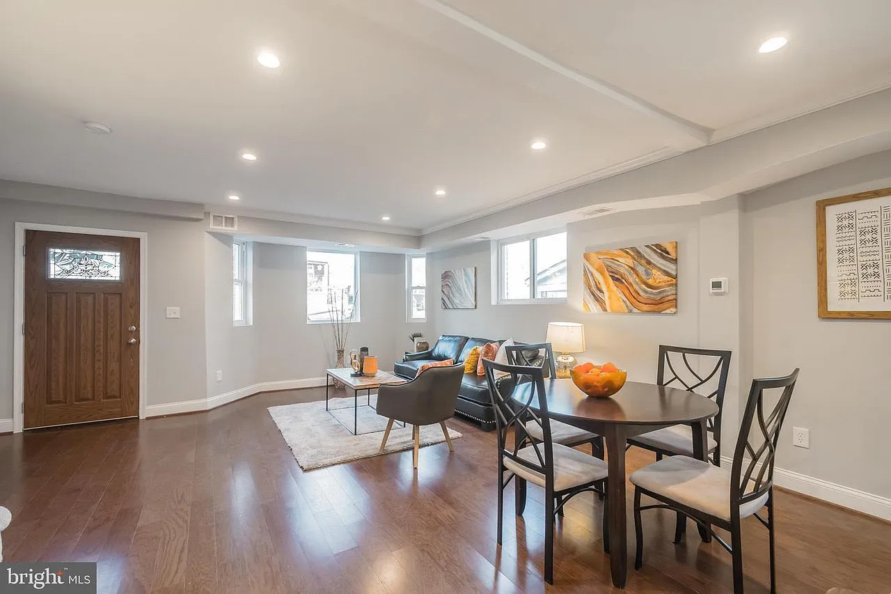 3 bed, 2.5 bath, 1732 sqft, $3,000 — Photo 3