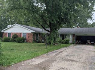 1322 Riding Mall Dr, South Bend, IN 46614