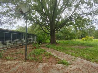 396 Jesse Williams Rd, Richlands, NC 28574