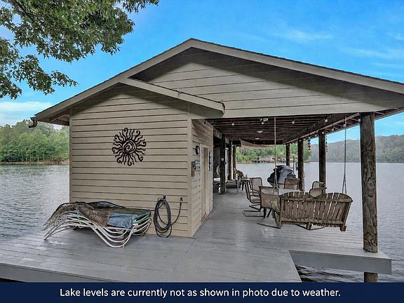 3rd image of 85 Beech Dr
