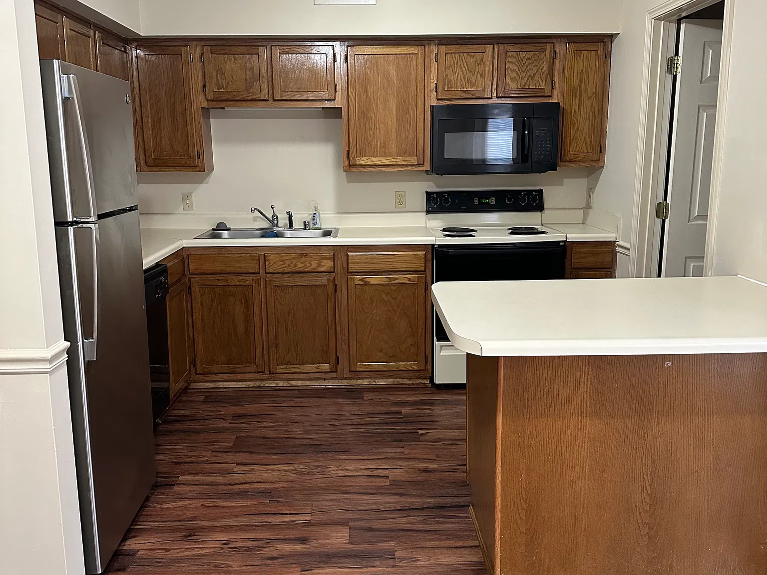 2 bed, 2.5 bath, $1,000 — Photo 3