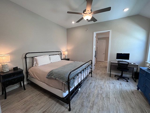 1st image of 102-120 Lafitte Dr