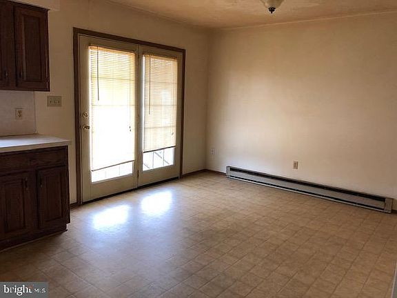 5th image of 607 Cricket Ln