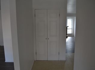 3966 Argonne Forest Dr, Florissant, MO 63034