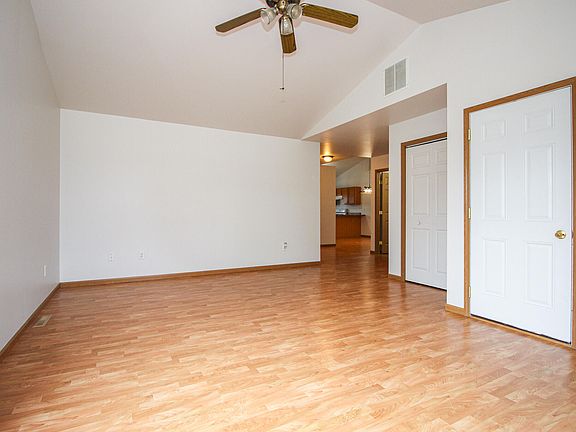 5th image of 1709 Daisy St SE