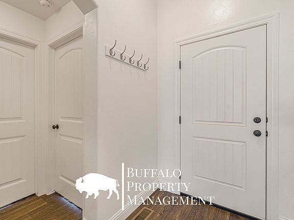 3rd image of 4215 E Roy Cir