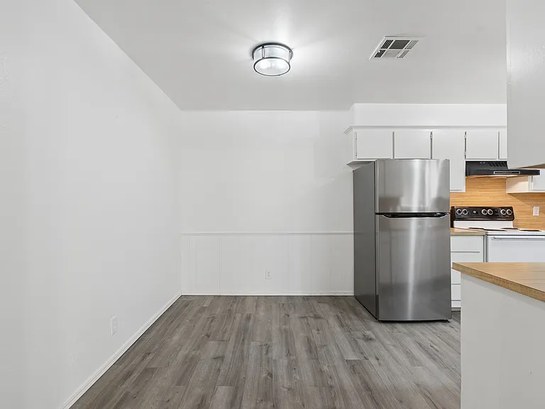 2700 E Shoreridge Ave #2700 — Photo 11
