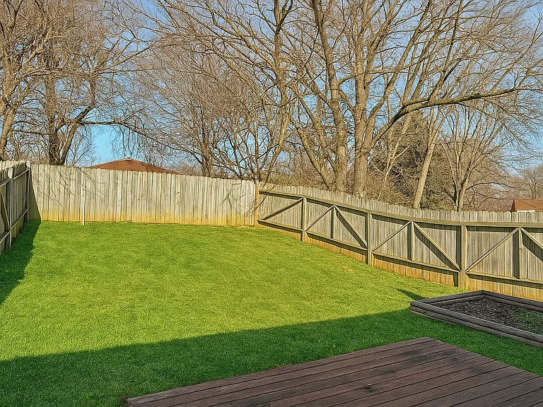1348 Beverly Ln — Photo 4