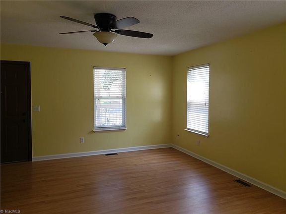 2nd image of 1427 Old Hickory Dr