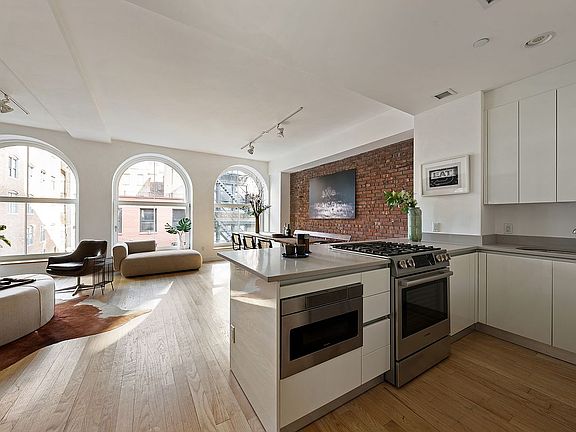 4th image of 83 Walker St #6