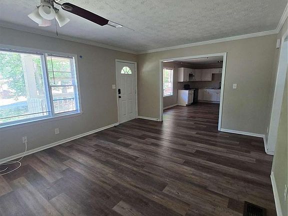 3rd image of 4131 Hicks Rd