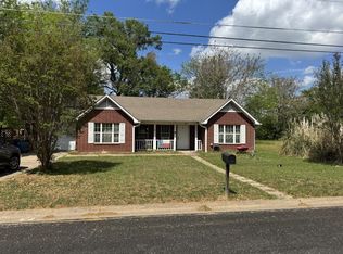 917 Leach St, Kilgore, TX 75662