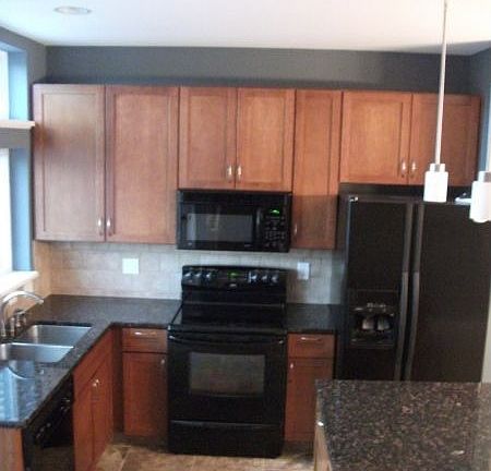 3rd image of 8404 Franklin Blvd