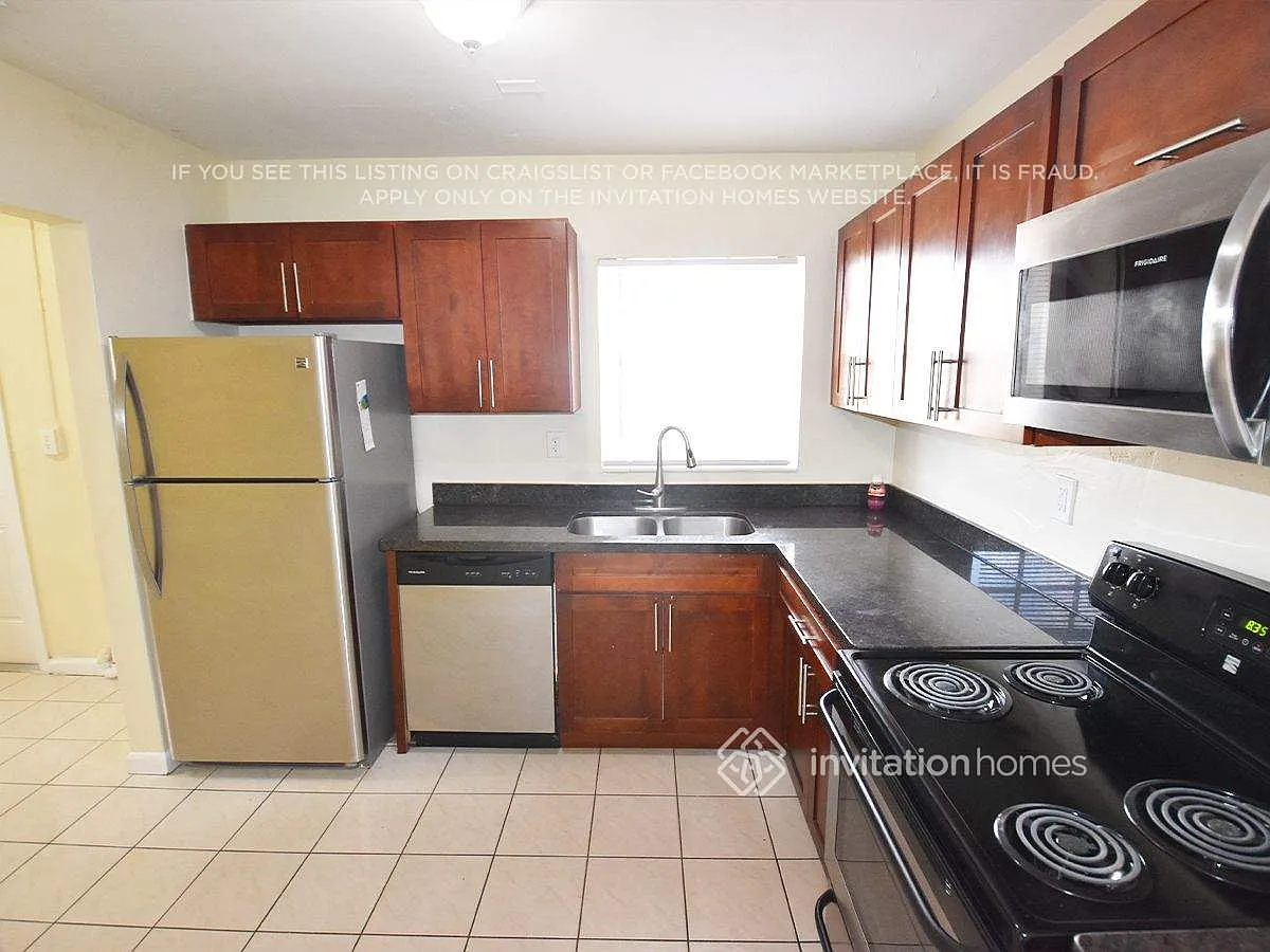 4825 NW 189th Ter Miami Gardens, FL 33055 — Photo 3