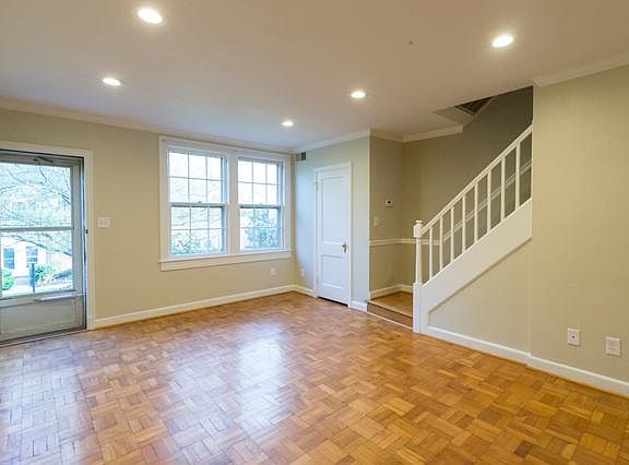 2nd image of 1401 S Edgewood St APT 501