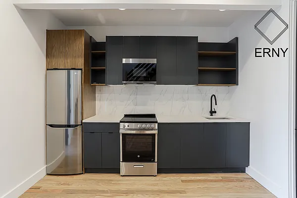 Rented by ERNY LLC | media 24