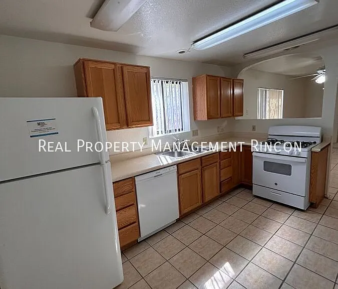 1150 N Catalina Ave #3 — Photo 3
