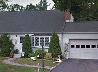 18 W Point Ter, Tariffville, CT 06081