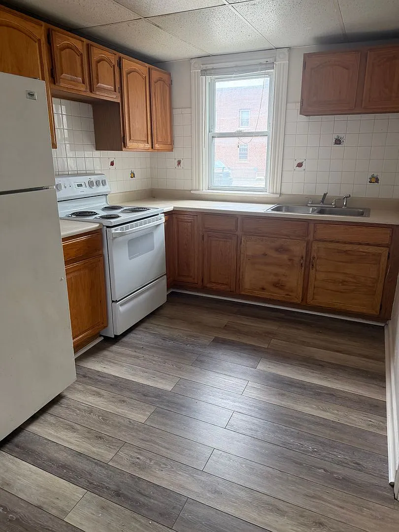 814 Myrtle Street — Photo 4