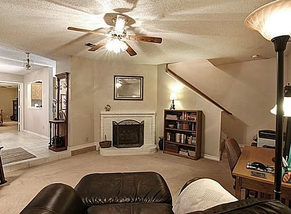 4th image of 601 Bandera St