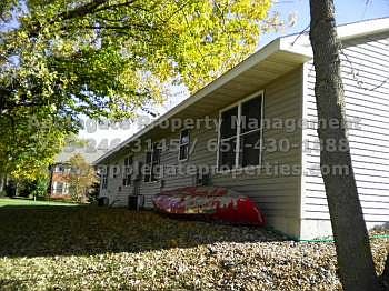 5th image of 907 E 6th St