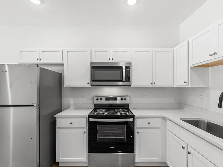 912 Barrow St #1 — Photo 8