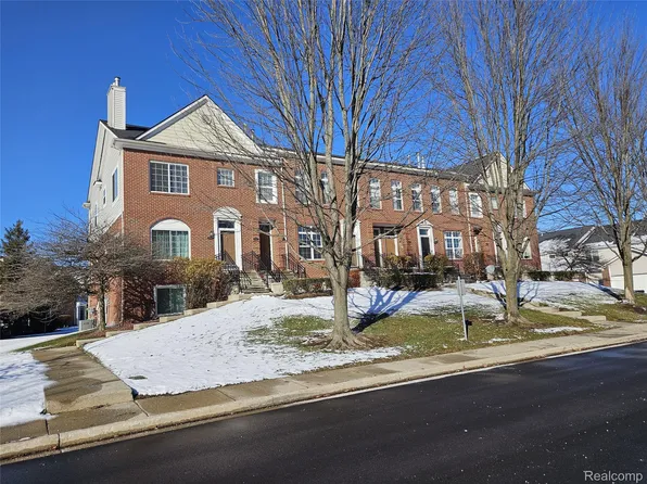 42627 Park Crescent Dr #36, Sterling Heights, MI 48313