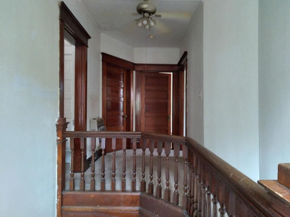 1st image of 405 1/2 E Pleasant St #B