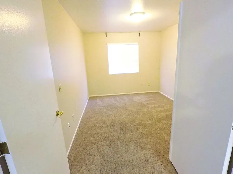 Bro-Hall — Photo 6