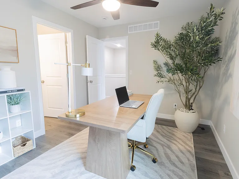 2700 Emery Dr — Photo 27