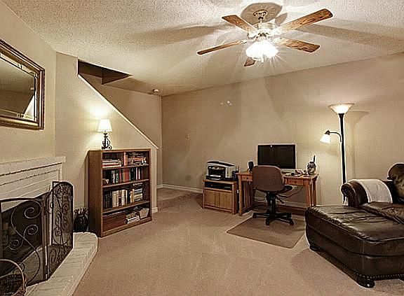 3rd image of 601 Bandera St