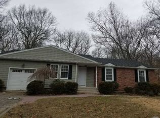 82 Barnes Rd, Manorville, NY 11949