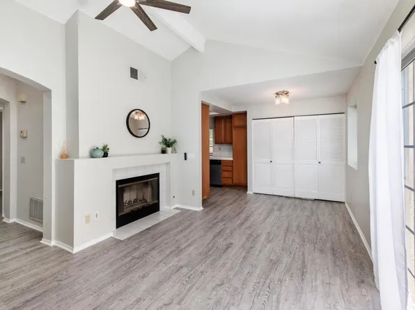 740 Breeze Hill Rd APT 170, Vista, CA 92081