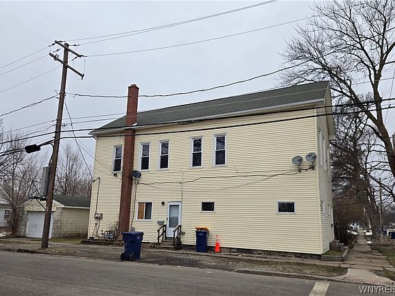 3rd image of 285 Clinton St