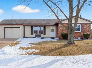 411 Countryside Dr, Ossian, IN 46777