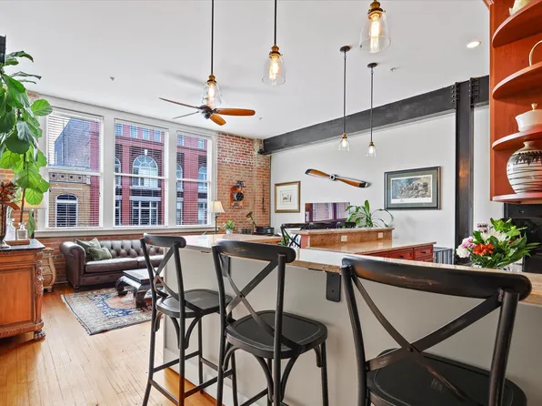 122 W Broughton St #206, Savannah, GA 31401