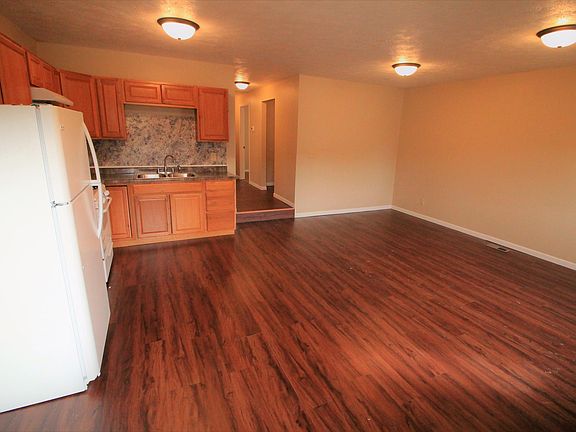 Open Concept Main Living Area Picture 2