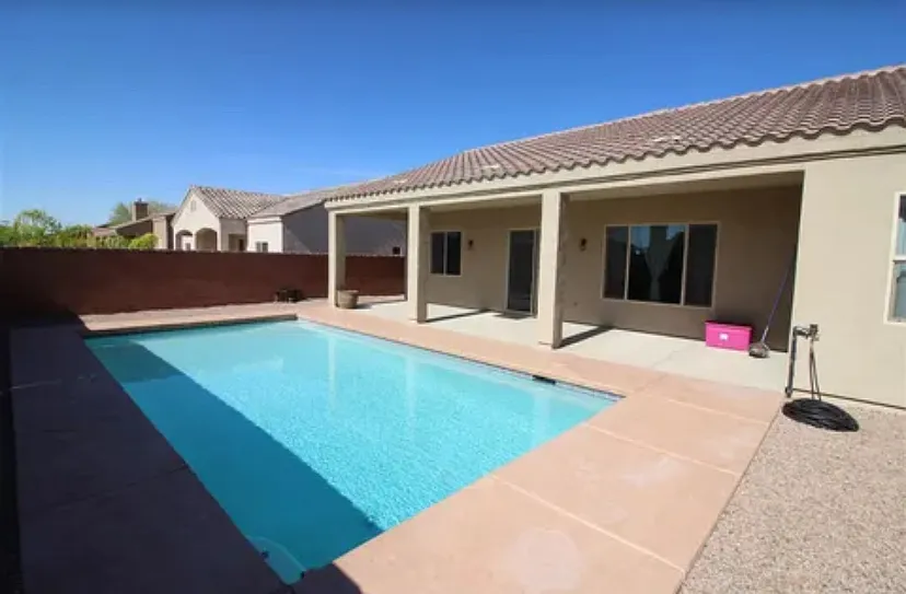 4 bed, 2000 sqft, $2,300 — Photo 1