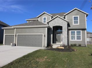 2785 W Concord Dr, Olathe, KS 66061