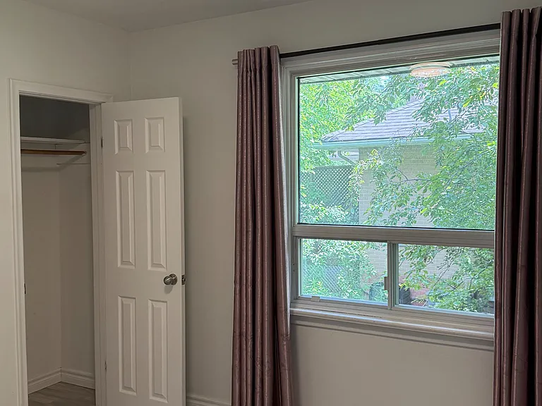 2076 Constance Dr — Photo 6