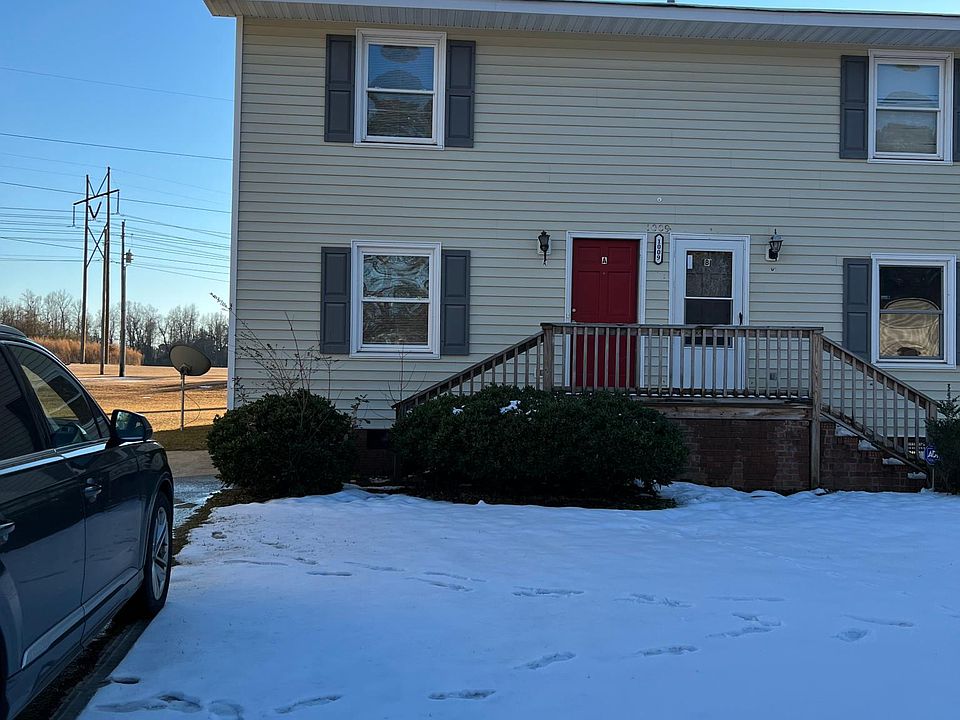 1st image of 1009 Westover Dr #A