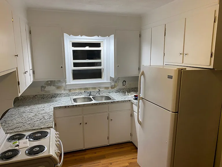 36 Warwick Rd #1 — Photo 6